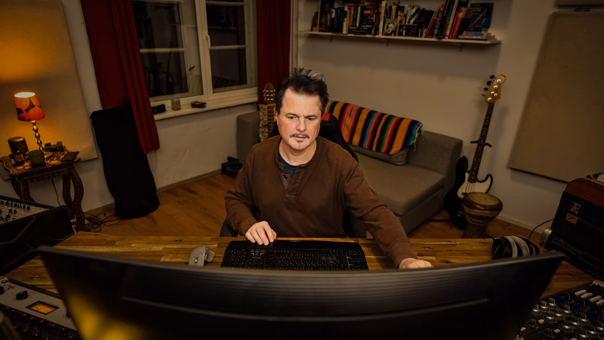 Robert Cummings bei der Arbeit